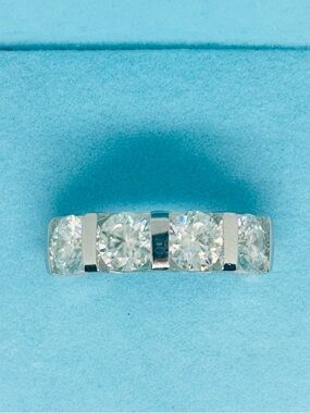 3ct MOISSANITE Ring size 7